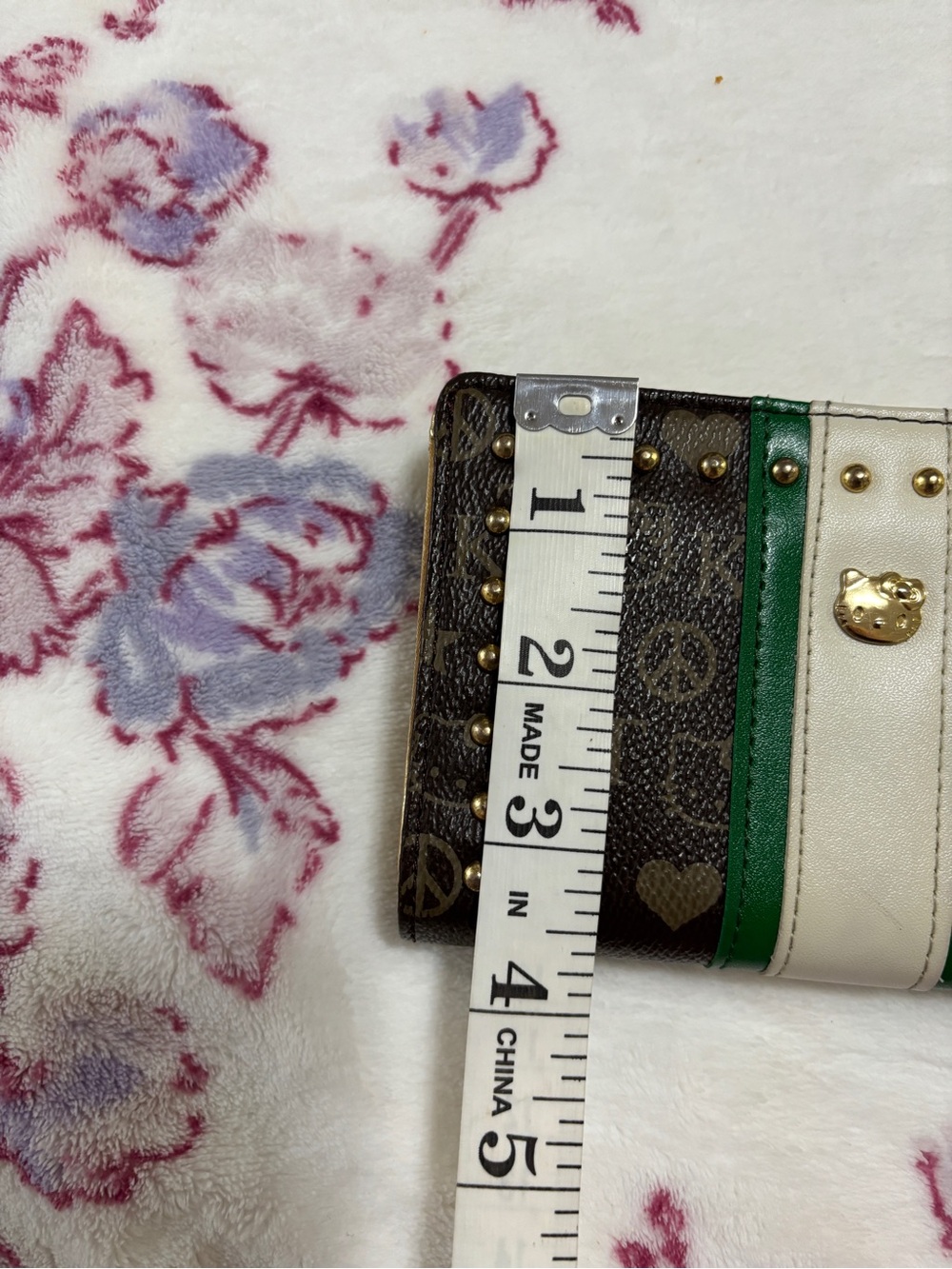 Hello Kitty Purse/ Wallet - Picture 3 of 11